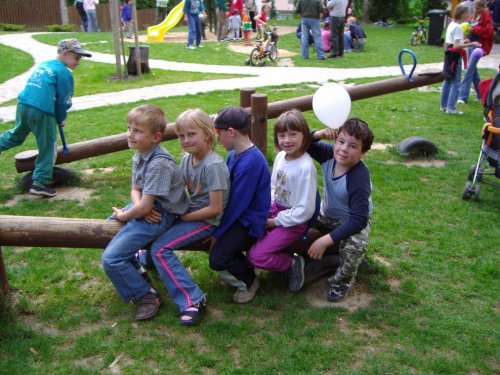 Otevírání studánky nad Žlebem - 7.5.2006